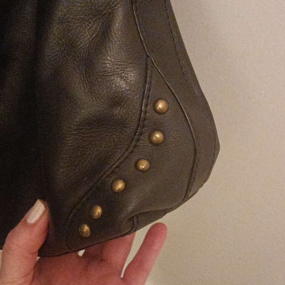 FRYE AND CO. Black Leather Shoulder Bag with Gold Accents - Picture 5 of 6
